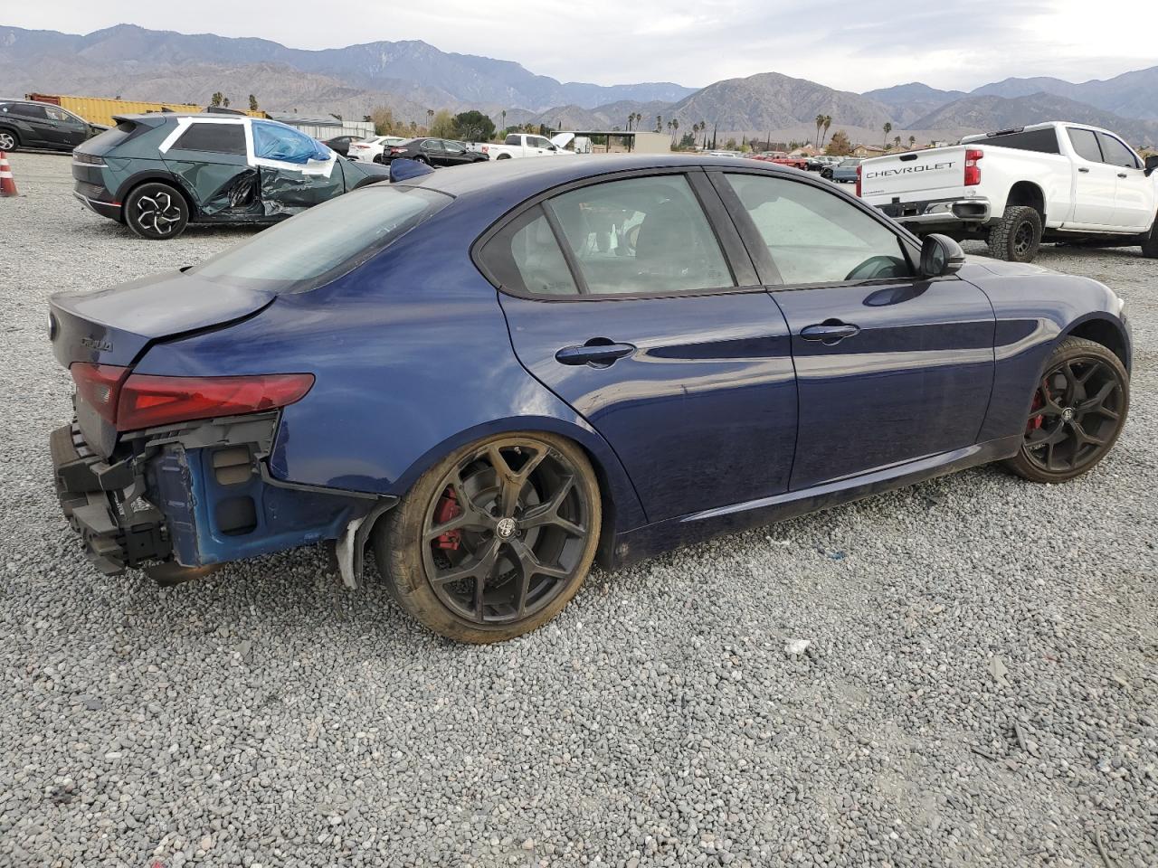 2020 Alfa Romeo Giulia - Image 3