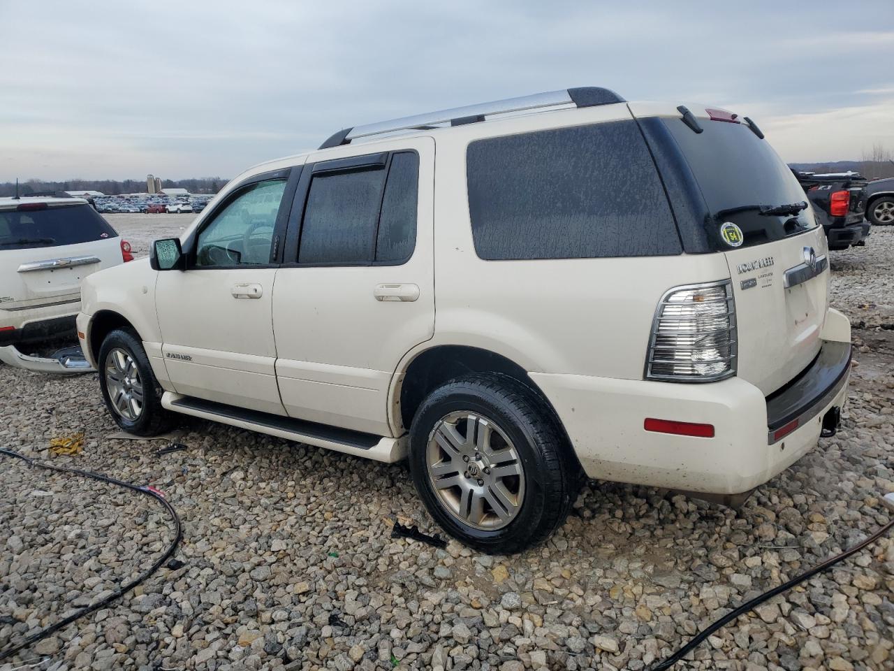 2007 Mercury Mountaineer - Image 2