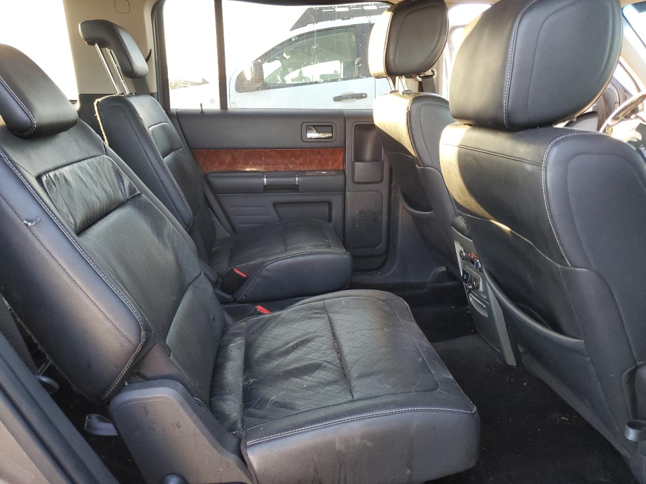 2010 Ford Flex - Image 11