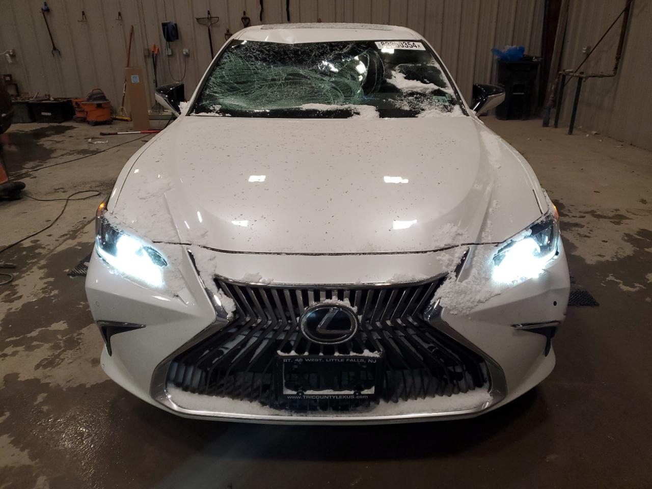 2020 Lexus ES - Image 5