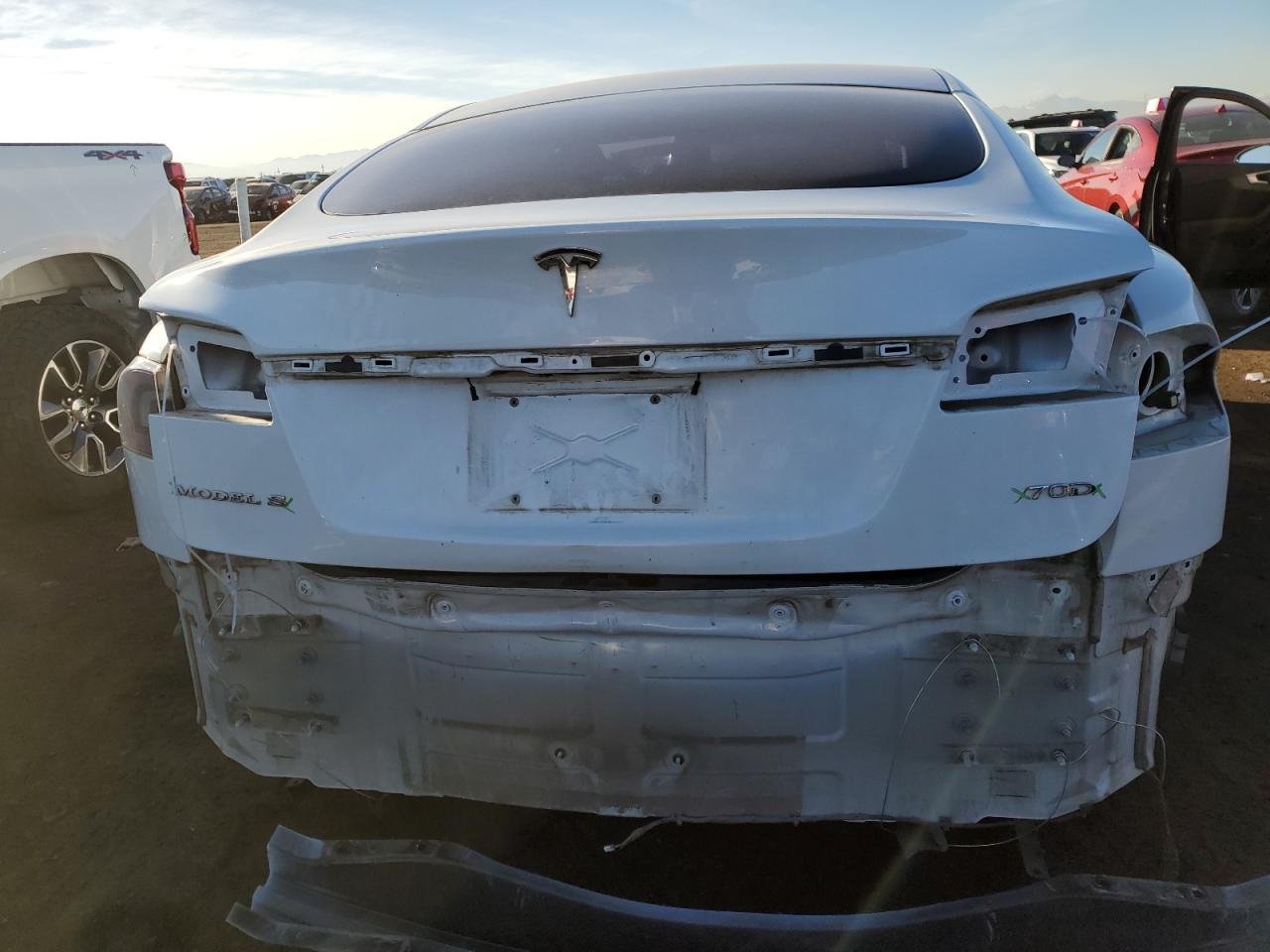 2015 Tesla Model S VIN: 5YJSA1E24FF114051 Lot: 82824274