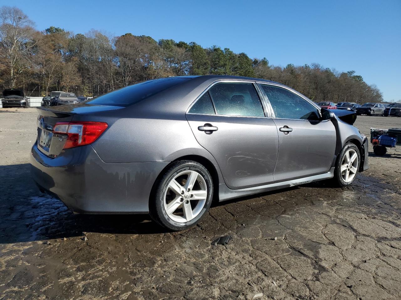 2014 Toyota Camry - Image 3