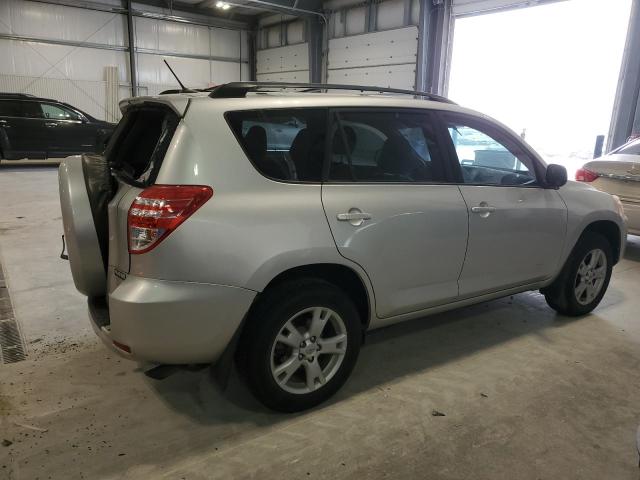  TOYOTA RAV4 2012 Серебристый