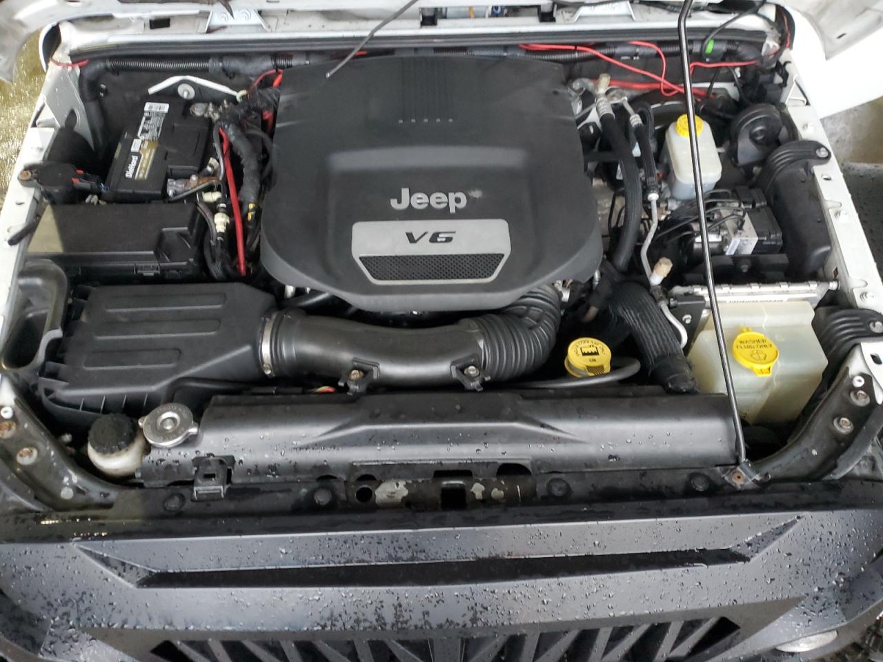 2015 Jeep Wrangler - Image 12