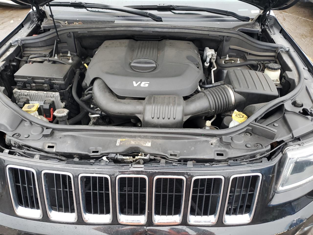 2015 Jeep Grand Cherokee - Image 12