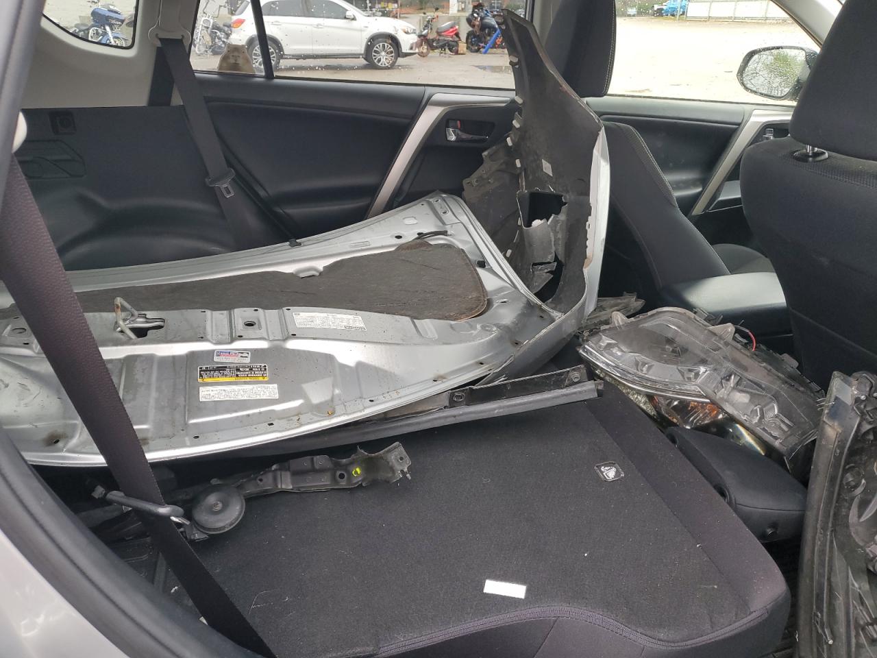 2018 Toyota RAV 4 - Image 10