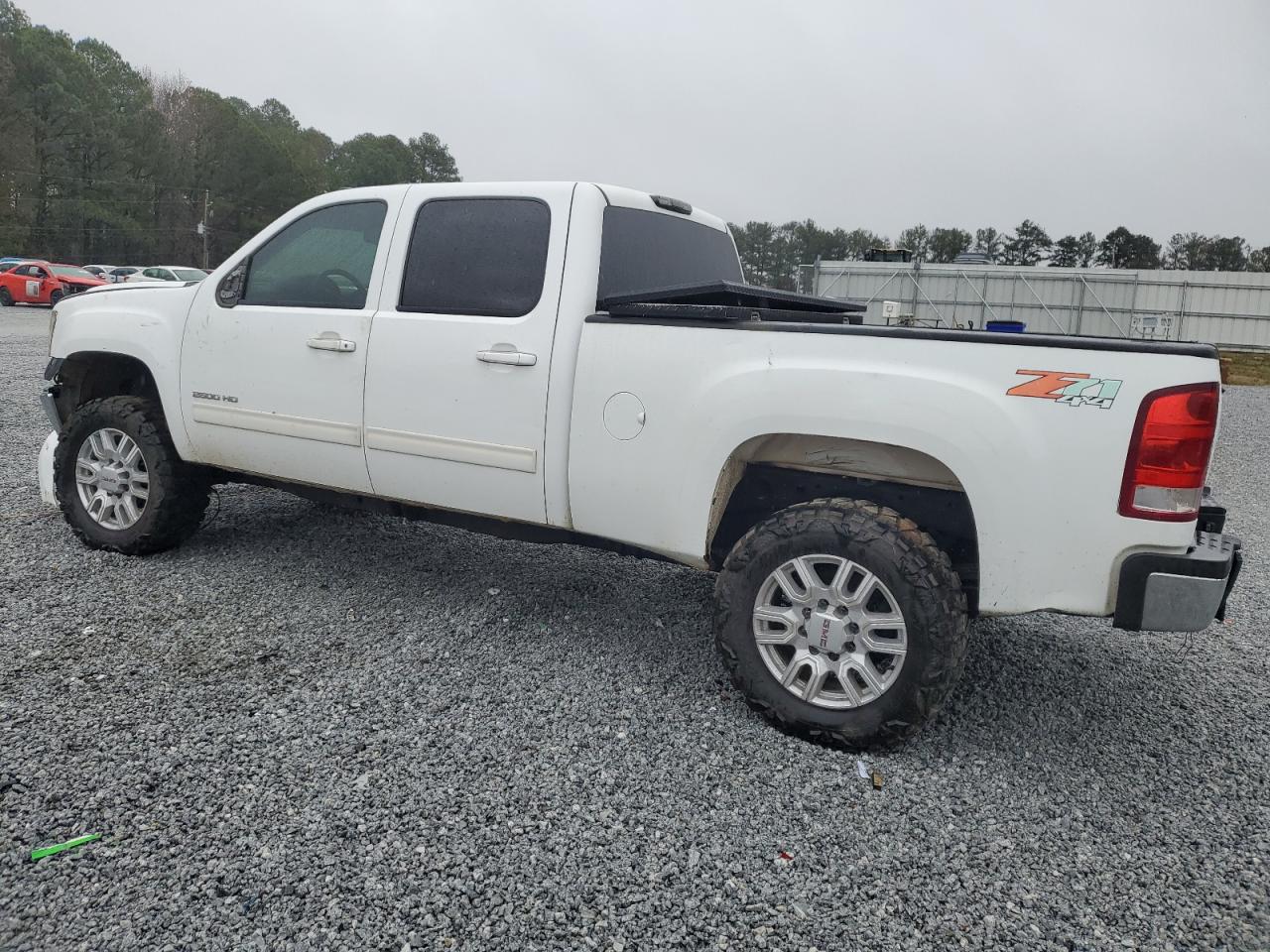 2014 GMC Sierra - Image 2