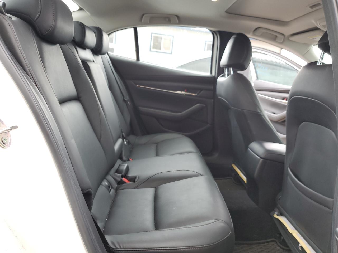 2022 Mazda 3 Preferred VIN: 3MZBPACLXNM318130 Lot: 84111884