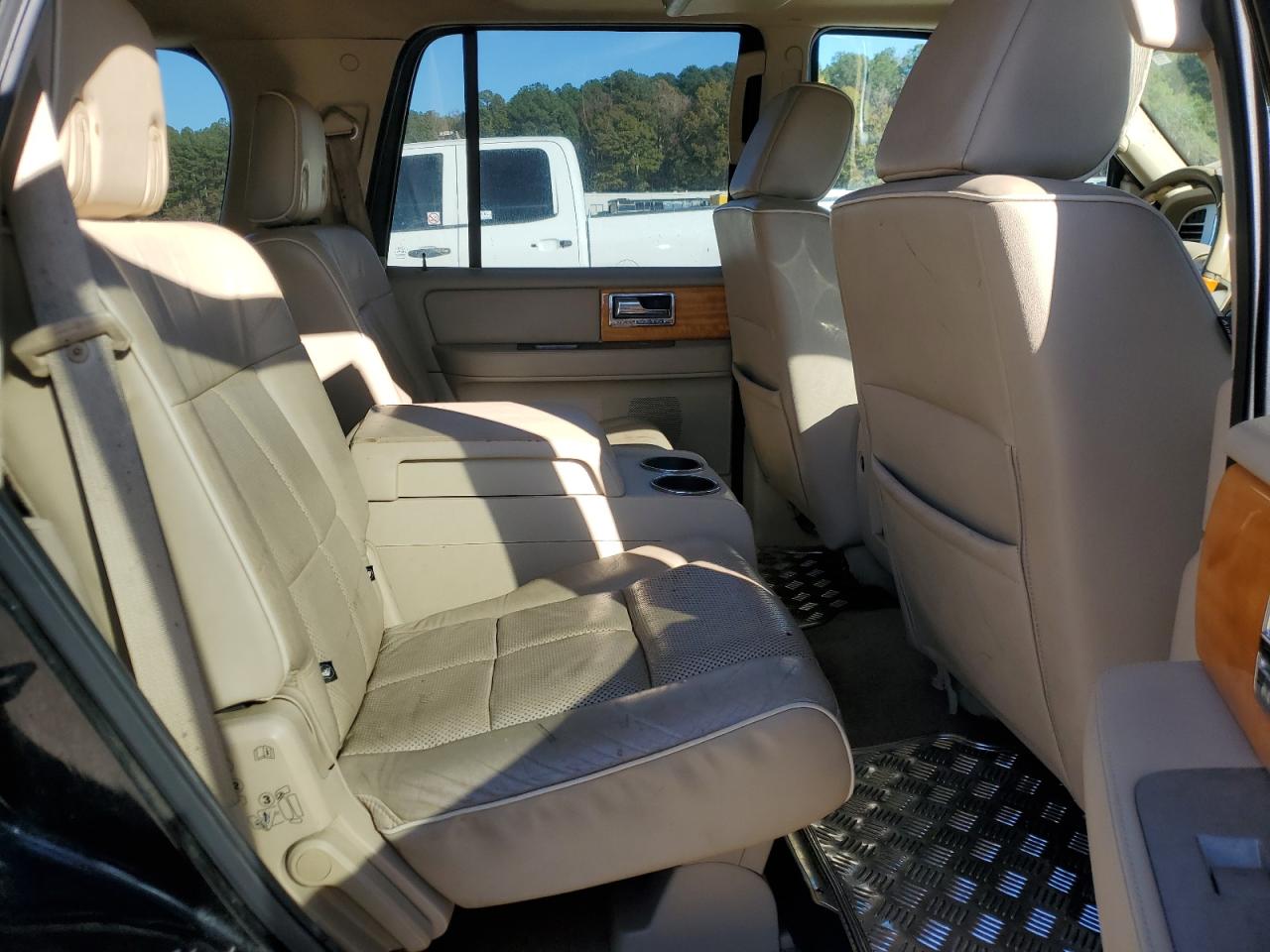 2007 Lincoln Navigator - Image 11
