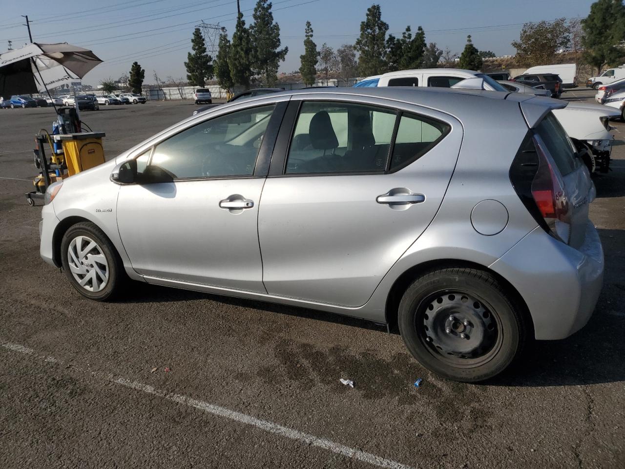 2015 Toyota Prius - Image 2