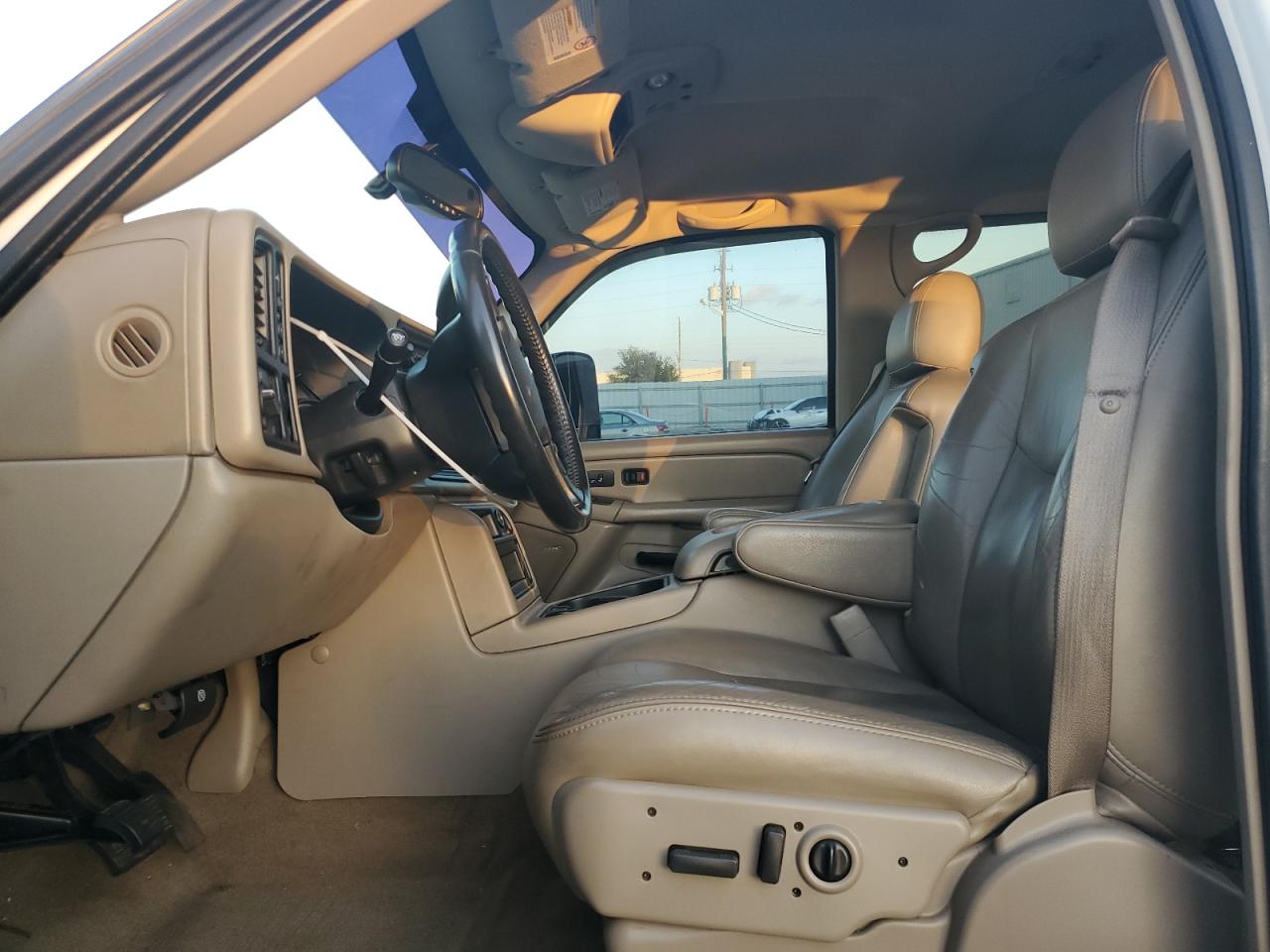 2006 Chevrolet Silverado - Image 7