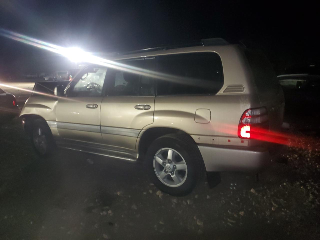 2005 Toyota Land Cruiser - Image 2