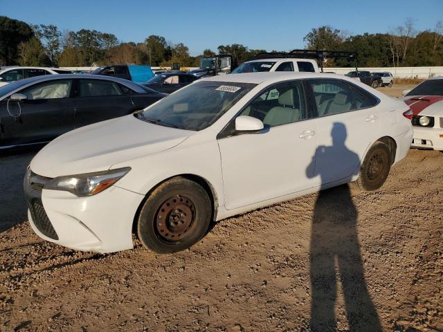  TOYOTA CAMRY 2015 White
