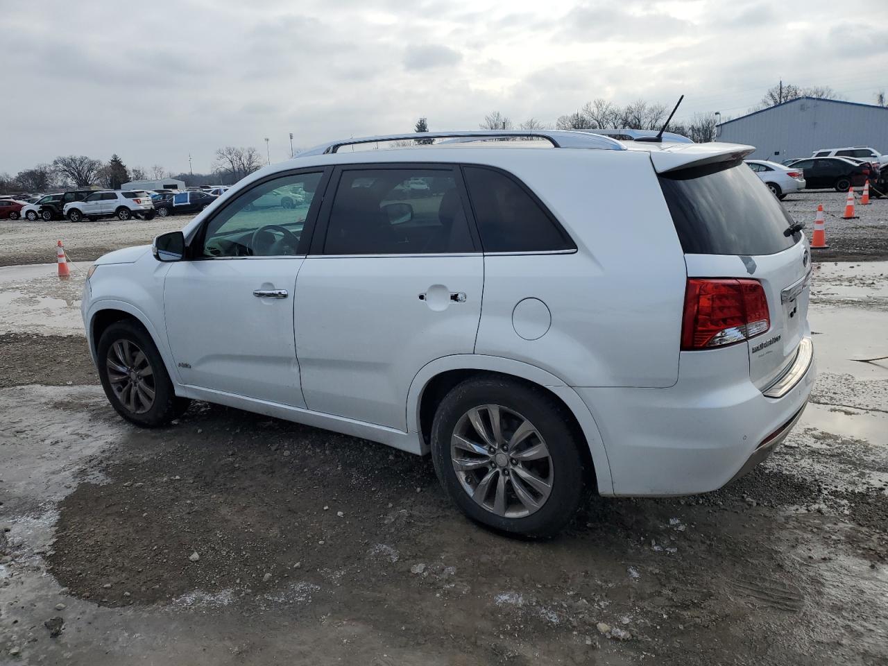 VIN 5XYKWDA21DG352972 2013 KIA SORENTO no.2