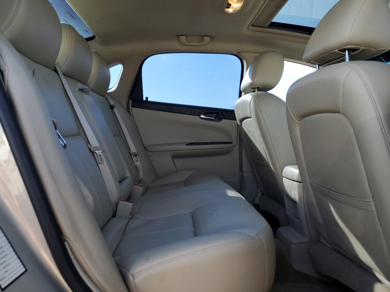2011 Chevrolet Impala - Image 10