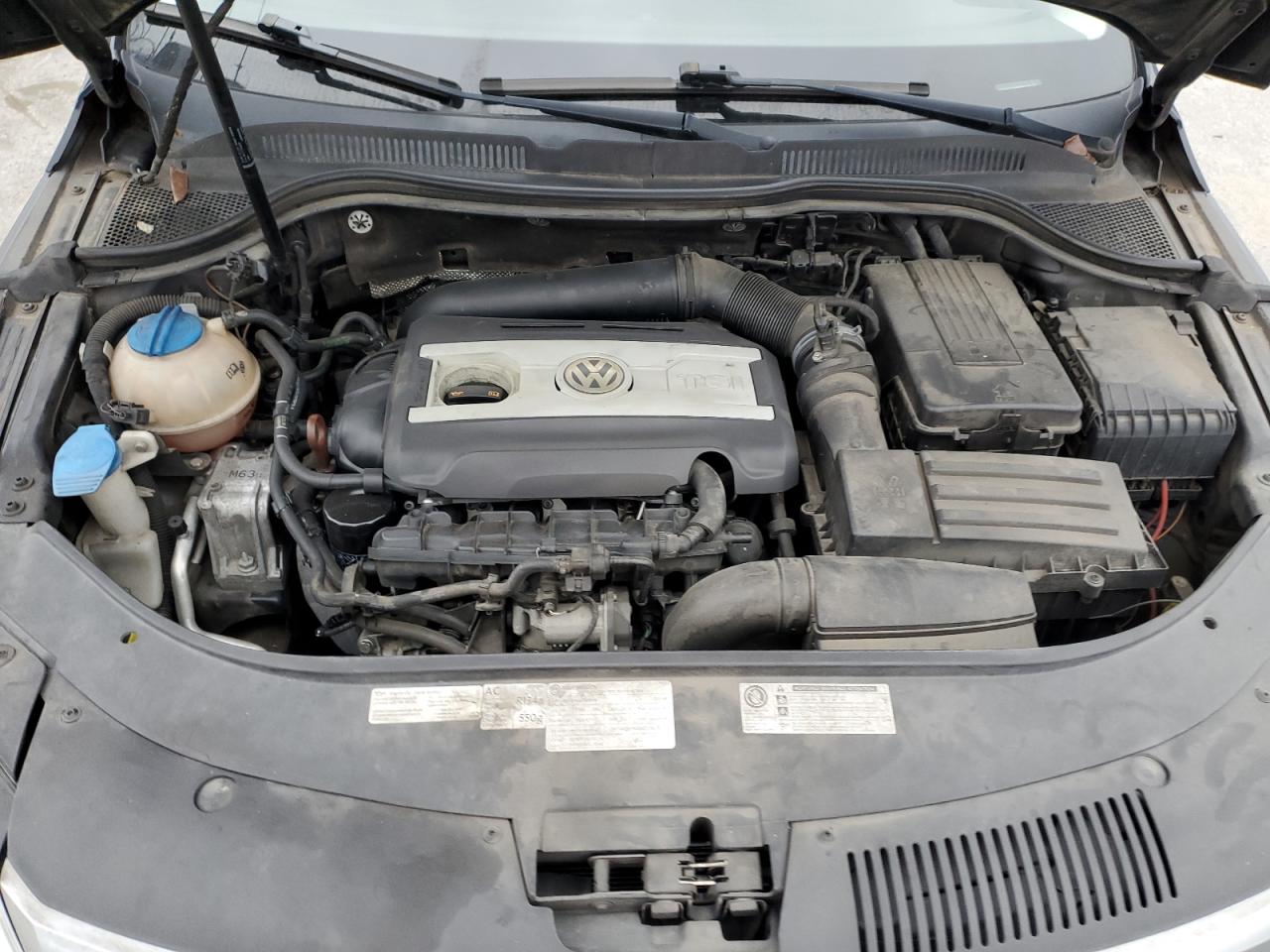 2013 Volkswagen Passat CC - Image 11