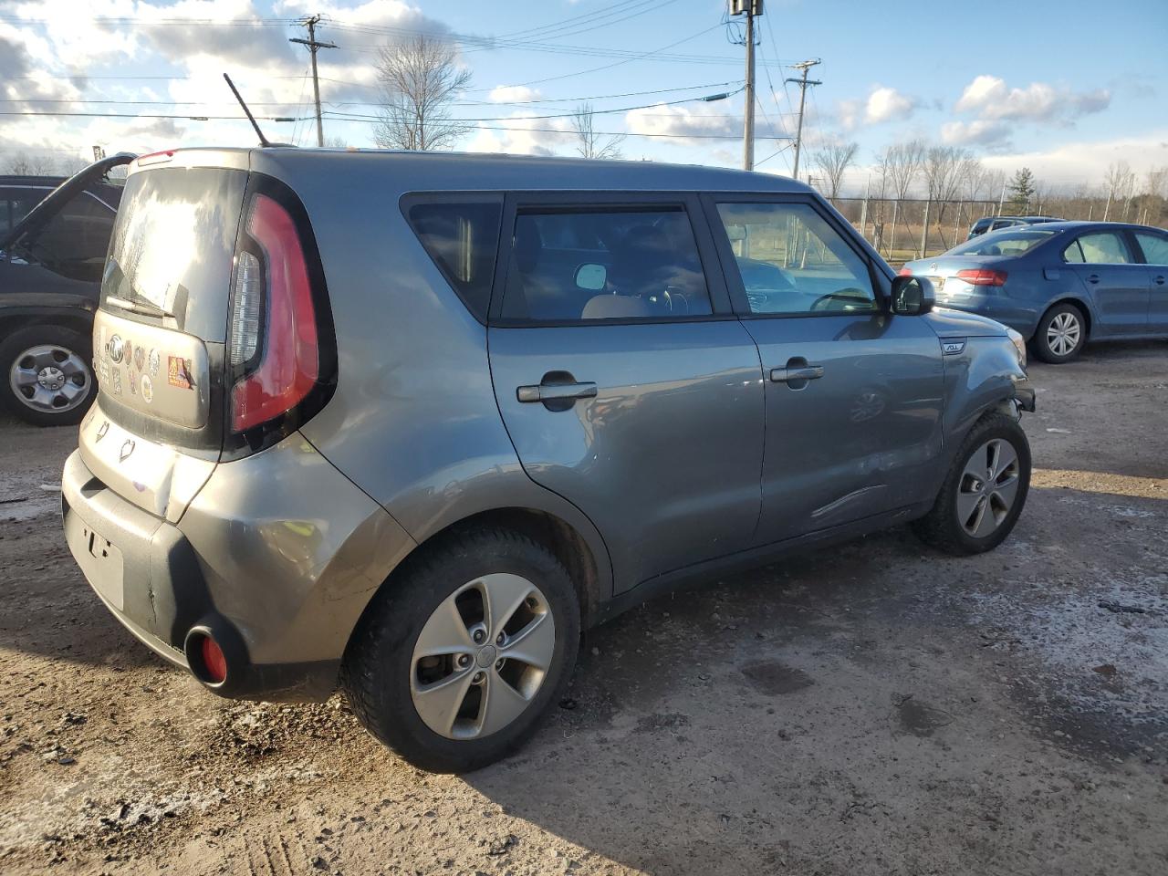 VIN KNDJN2A24G7282968 2016 KIA SOUL no.3