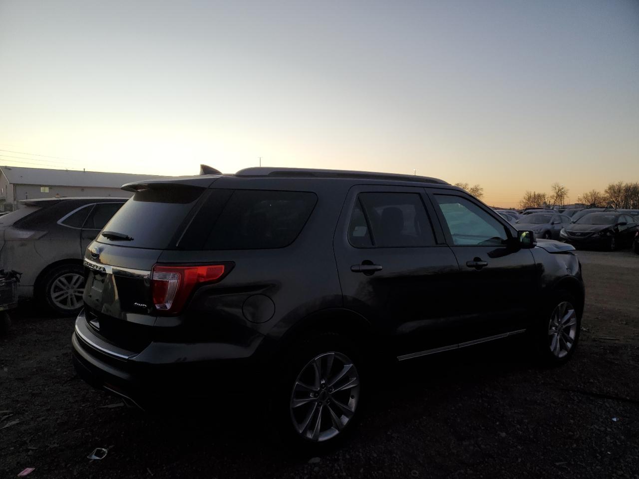 2018 Ford Explorer - Image 3