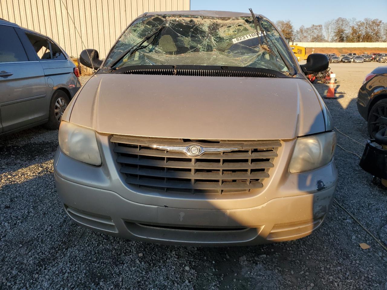 2006 Chrysler Town & Country - Image 5