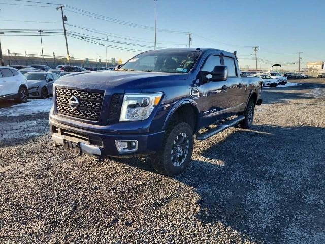  NISSAN TITAN 2017 Синий