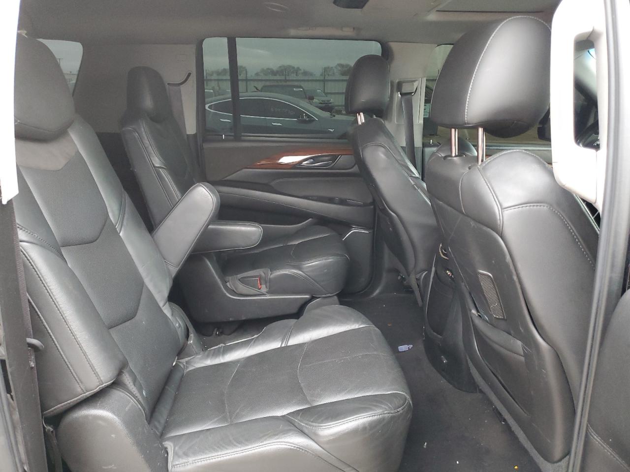 2015 Cadillac Escalade - Image 11