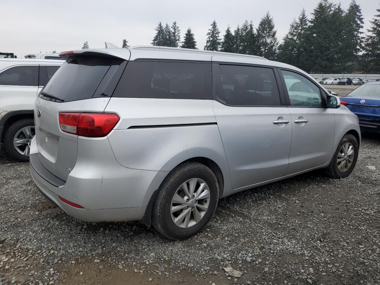 2016 Kia Sedona - Image 3