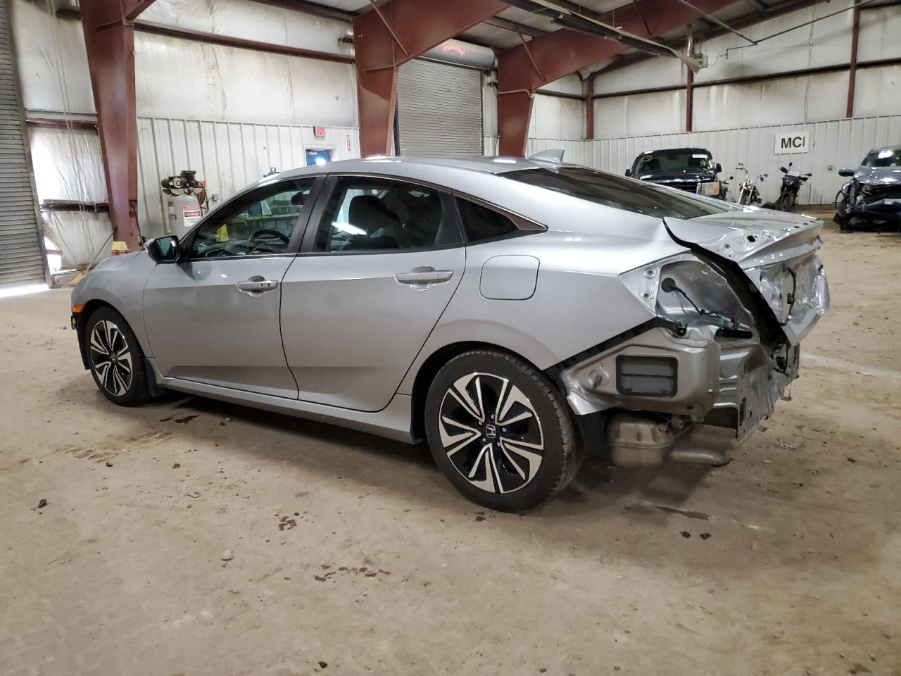 VIN 19XFC1F35GE026832 2016 HONDA CIVIC no.2