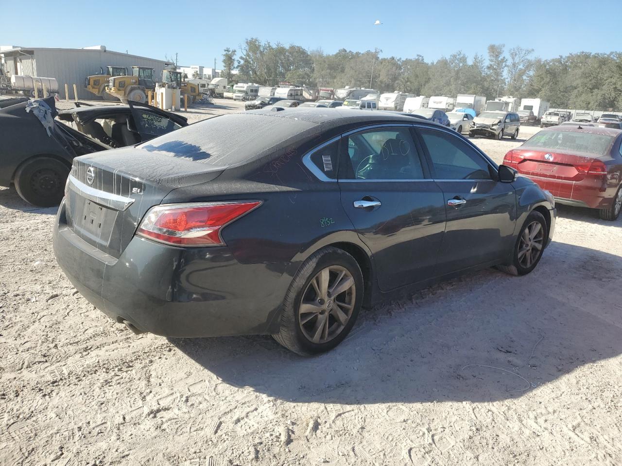 2015 Nissan Altima - Image 3