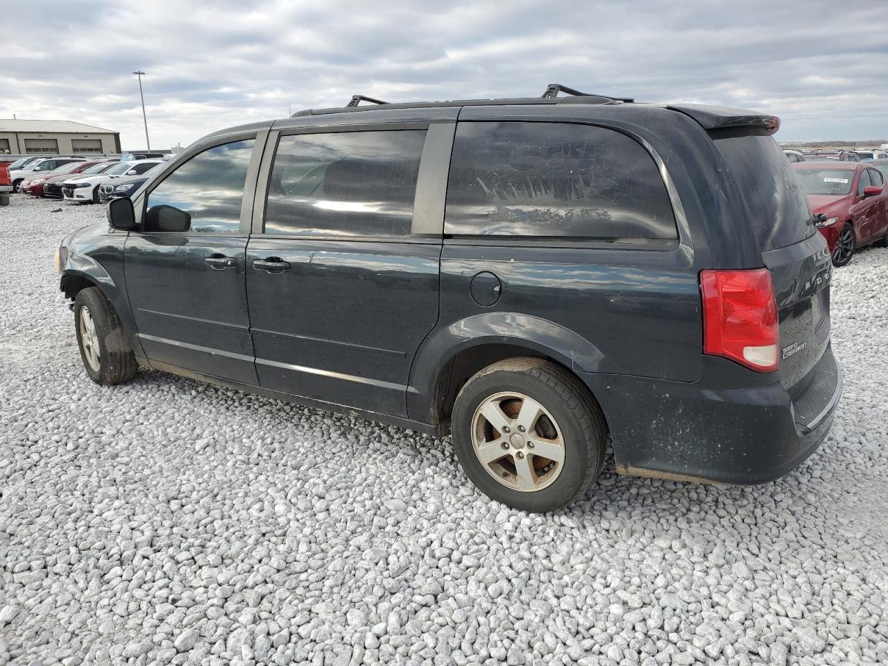 2011 Dodge Caravan - Image 2