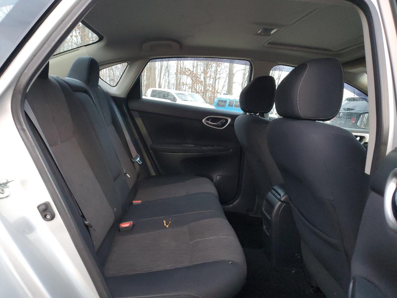 2015 Nissan Sentra - Image 10