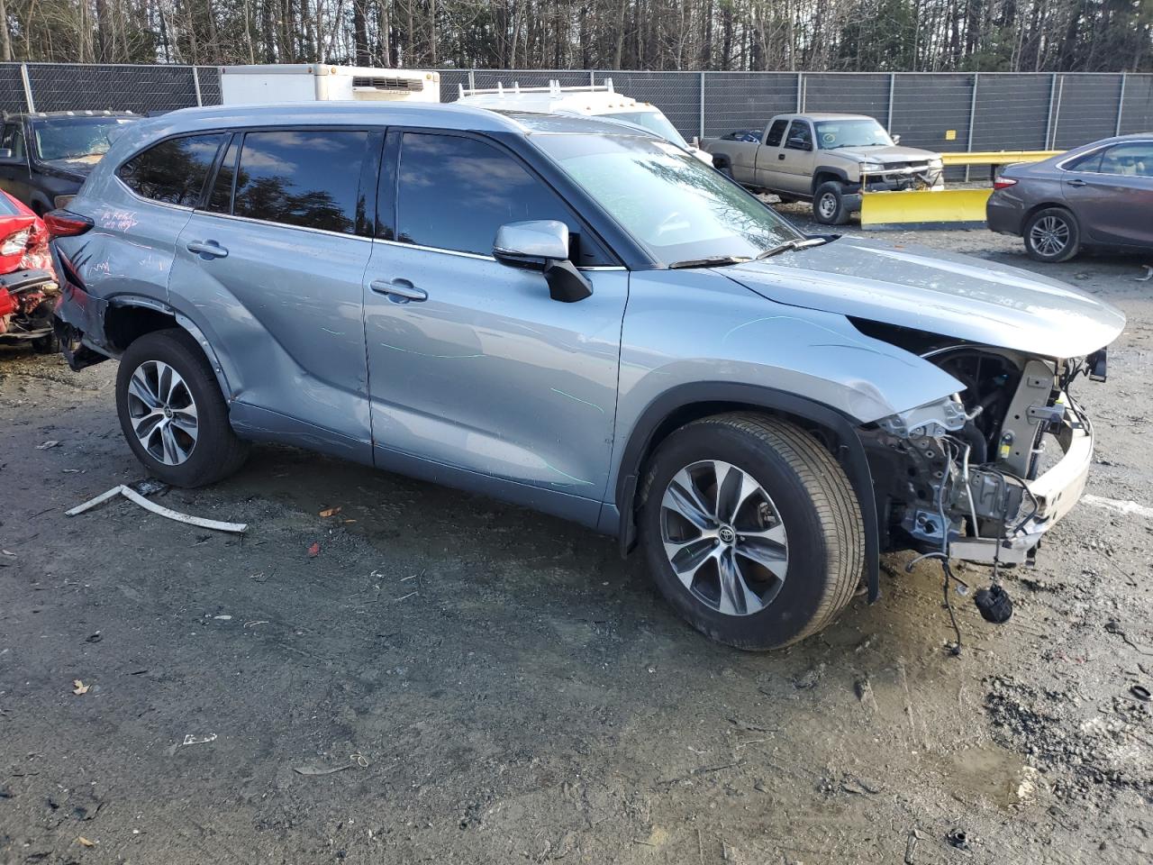 2022 Toyota Highlander - Image 4