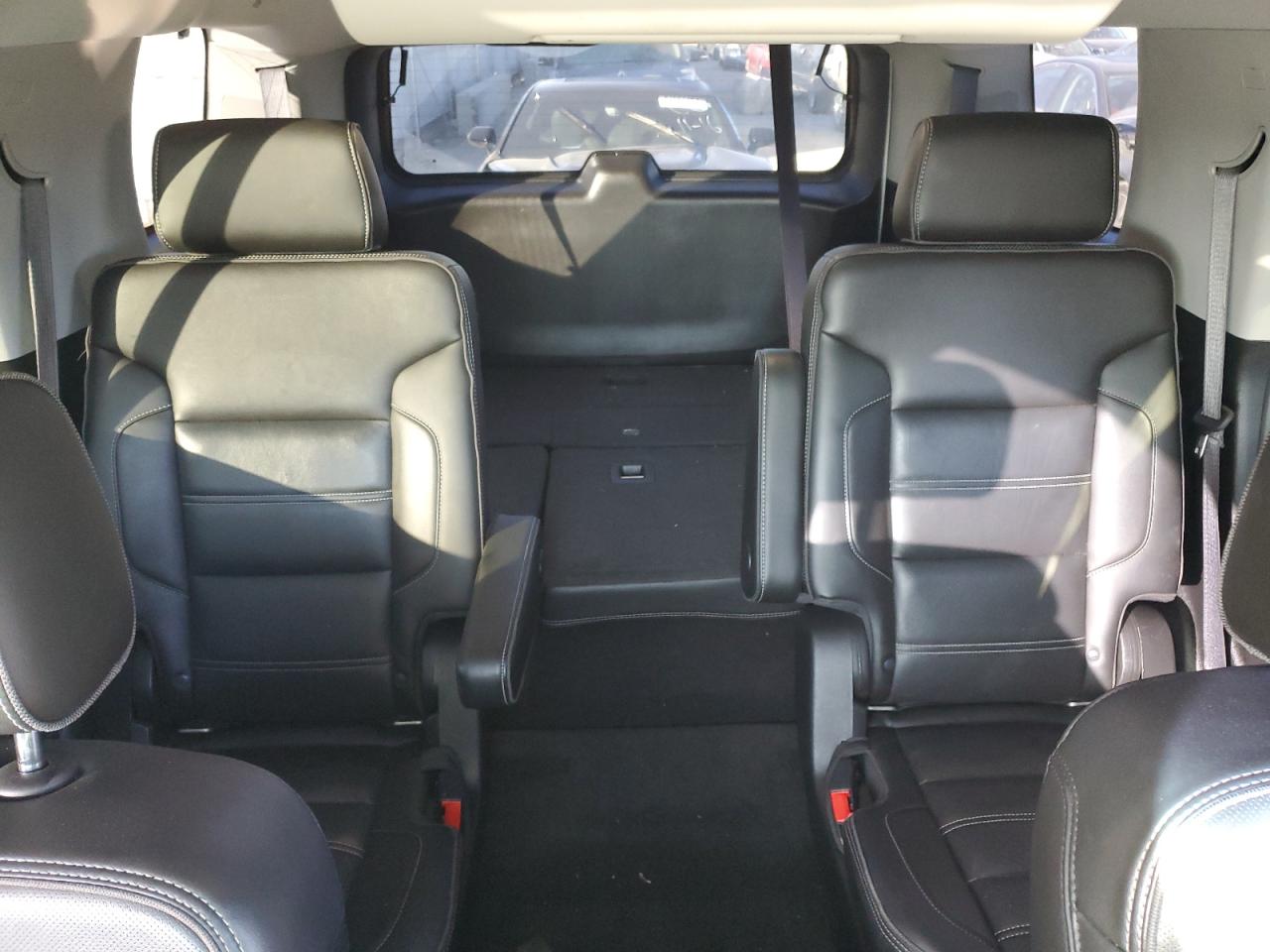 2018 GMC Yukon - Image 10