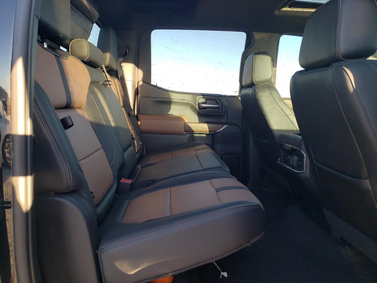 2022 Chevrolet Silverado - Image 10