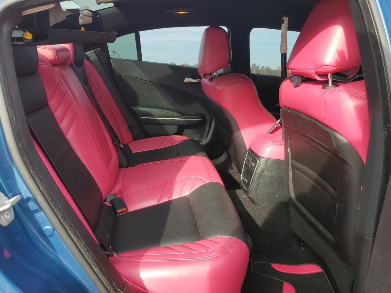 2020 Dodge Charger - Image 10