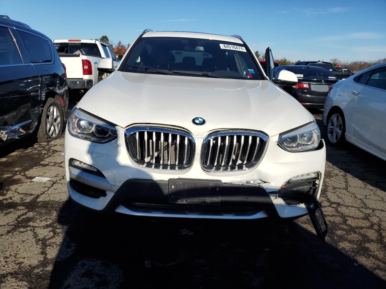 VIN 5UXTR9C52JLC75966 2018 BMW X3 no.5