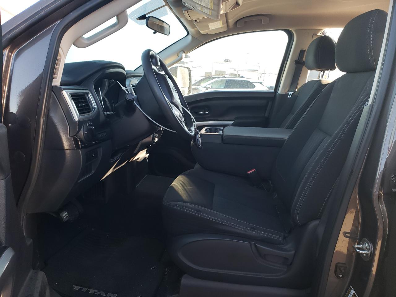 2017 Nissan Titan - Image 7