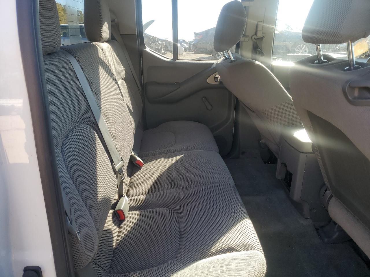 2014 Nissan Navara (Frontier) - Image 11
