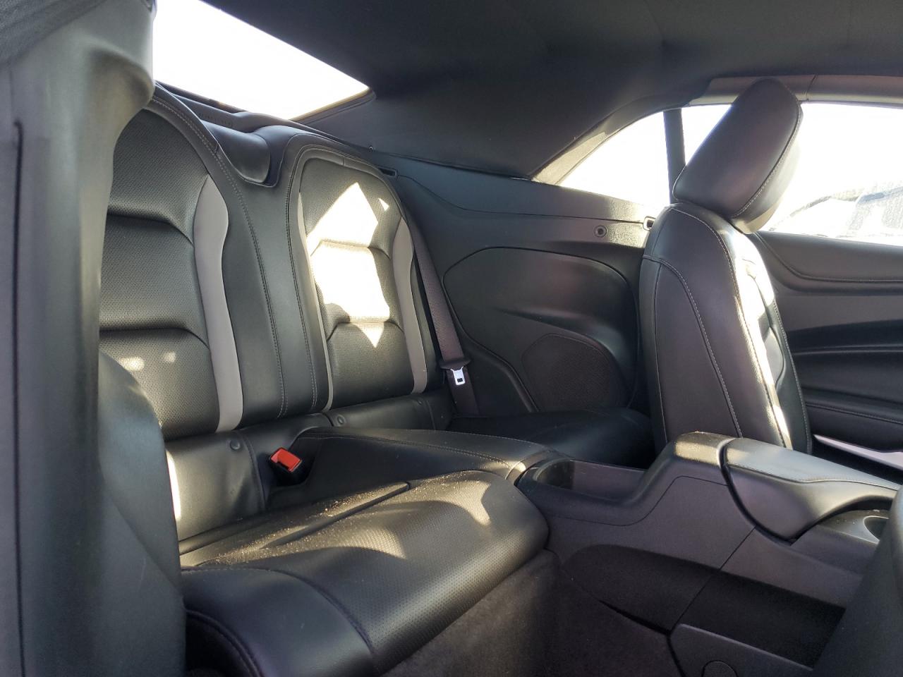2020 Chevrolet Camaro - Image 10