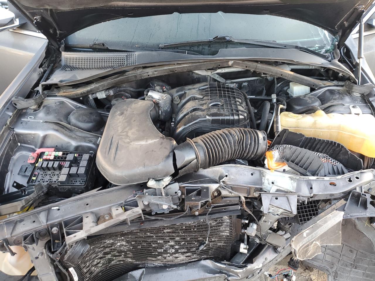 2018 Chrysler 300 - Image 12