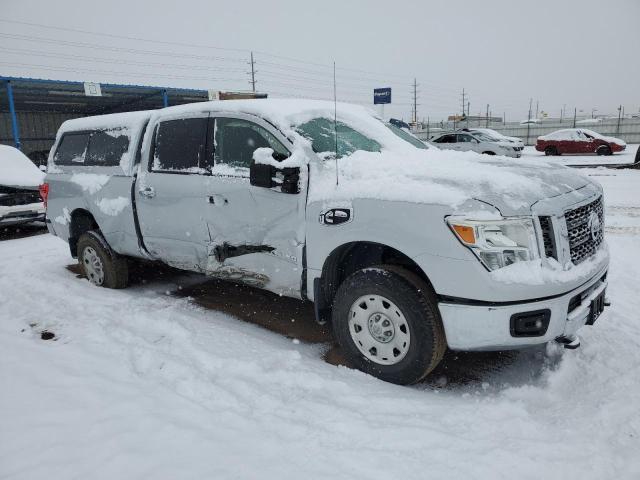  NISSAN TITAN 2017 Сріблястий