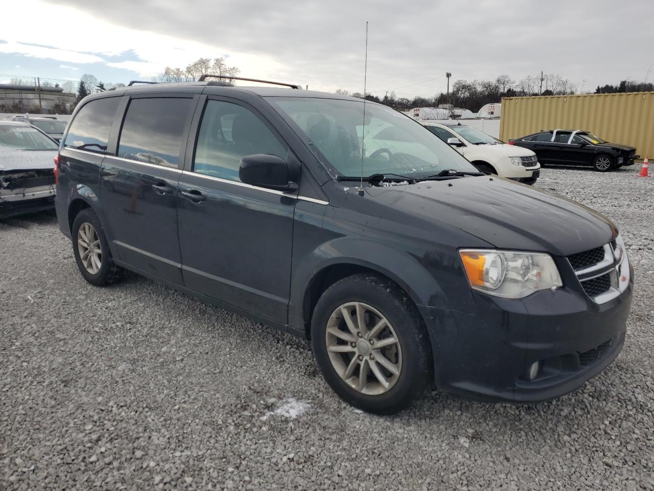 VIN 2C4RDGCG4JR318479 2018 DODGE CARAVAN no.4