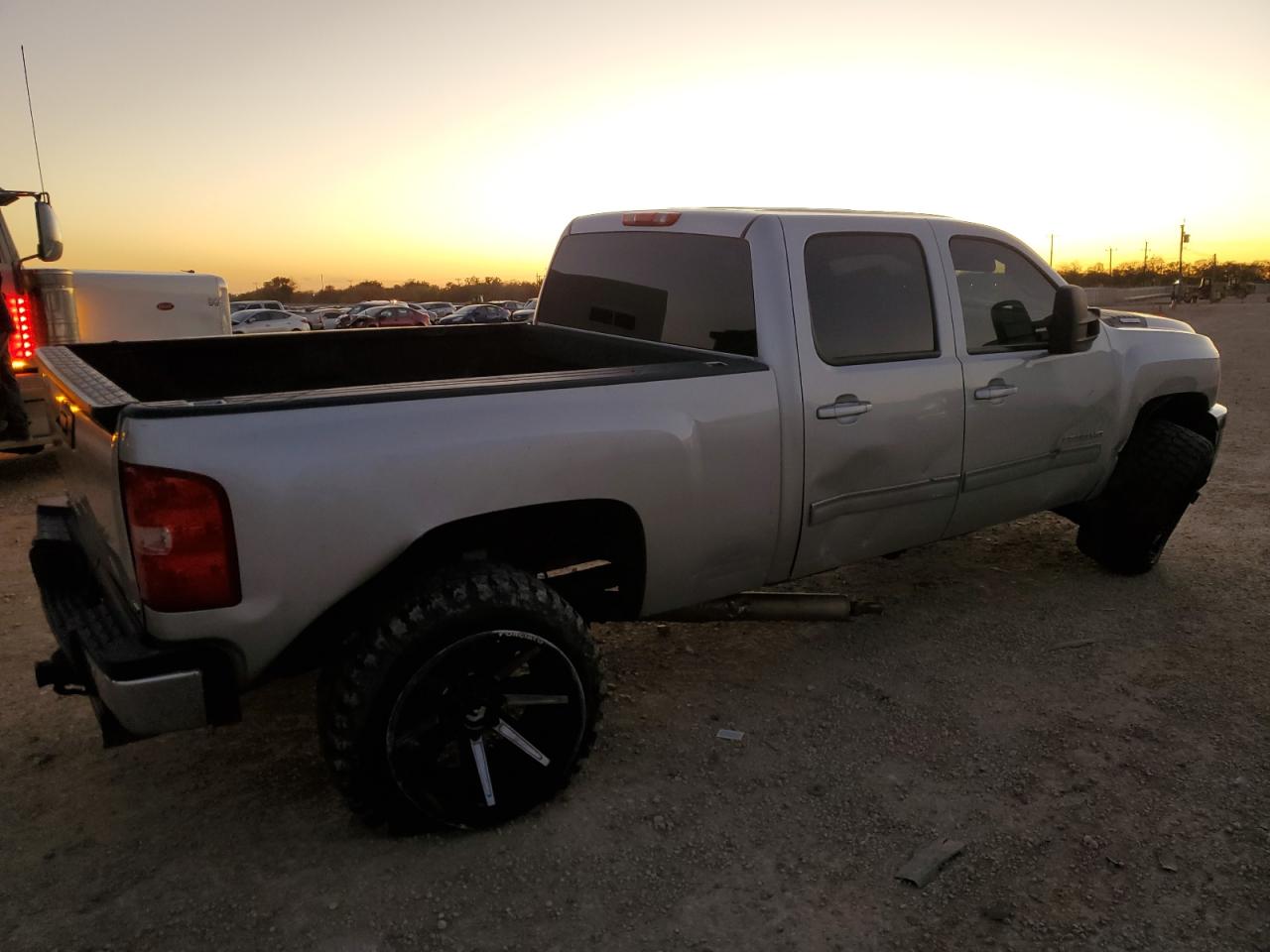 2013 Chevrolet Silverado - Image 3