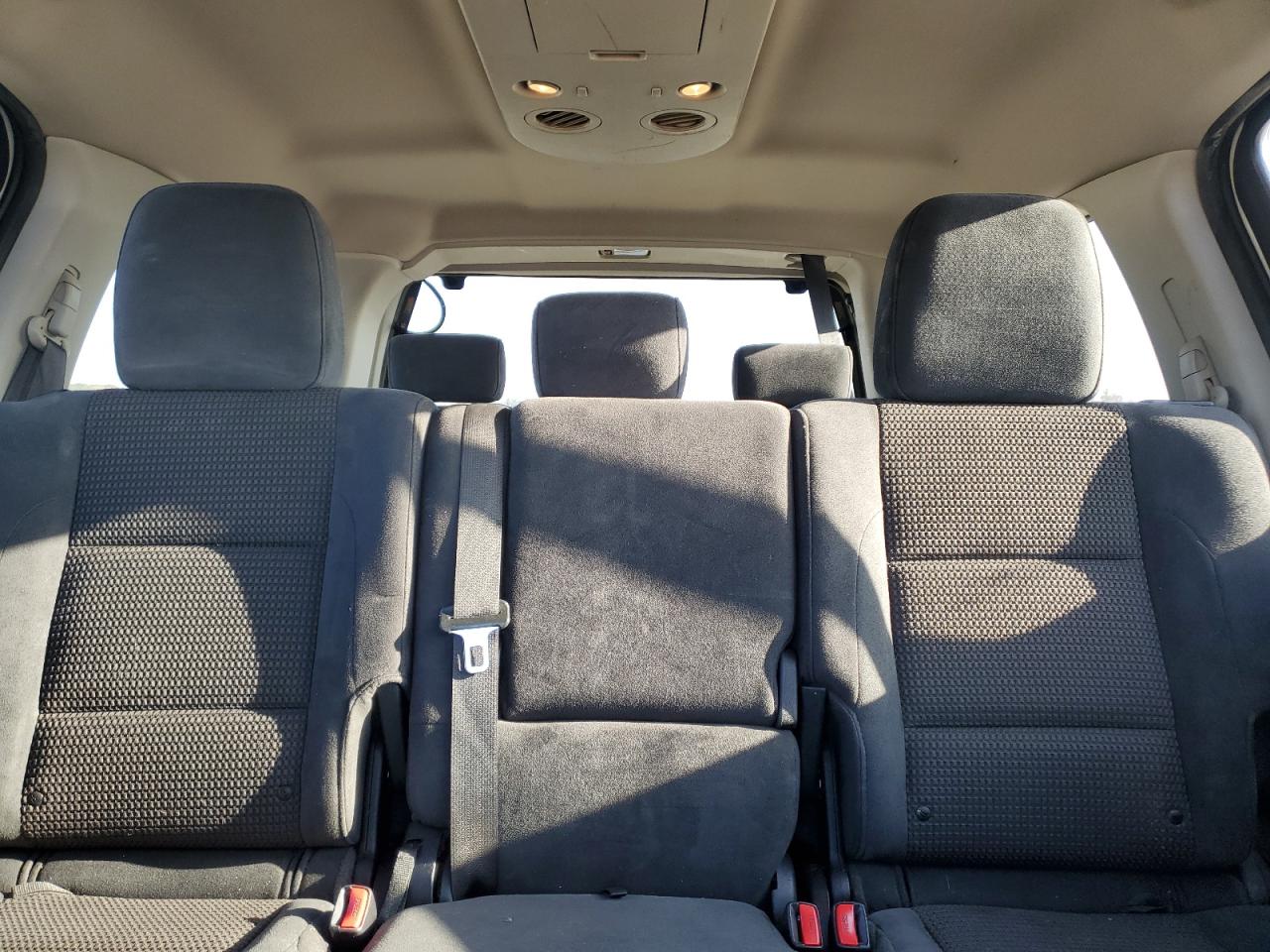2015 Nissan Armada - Image 10