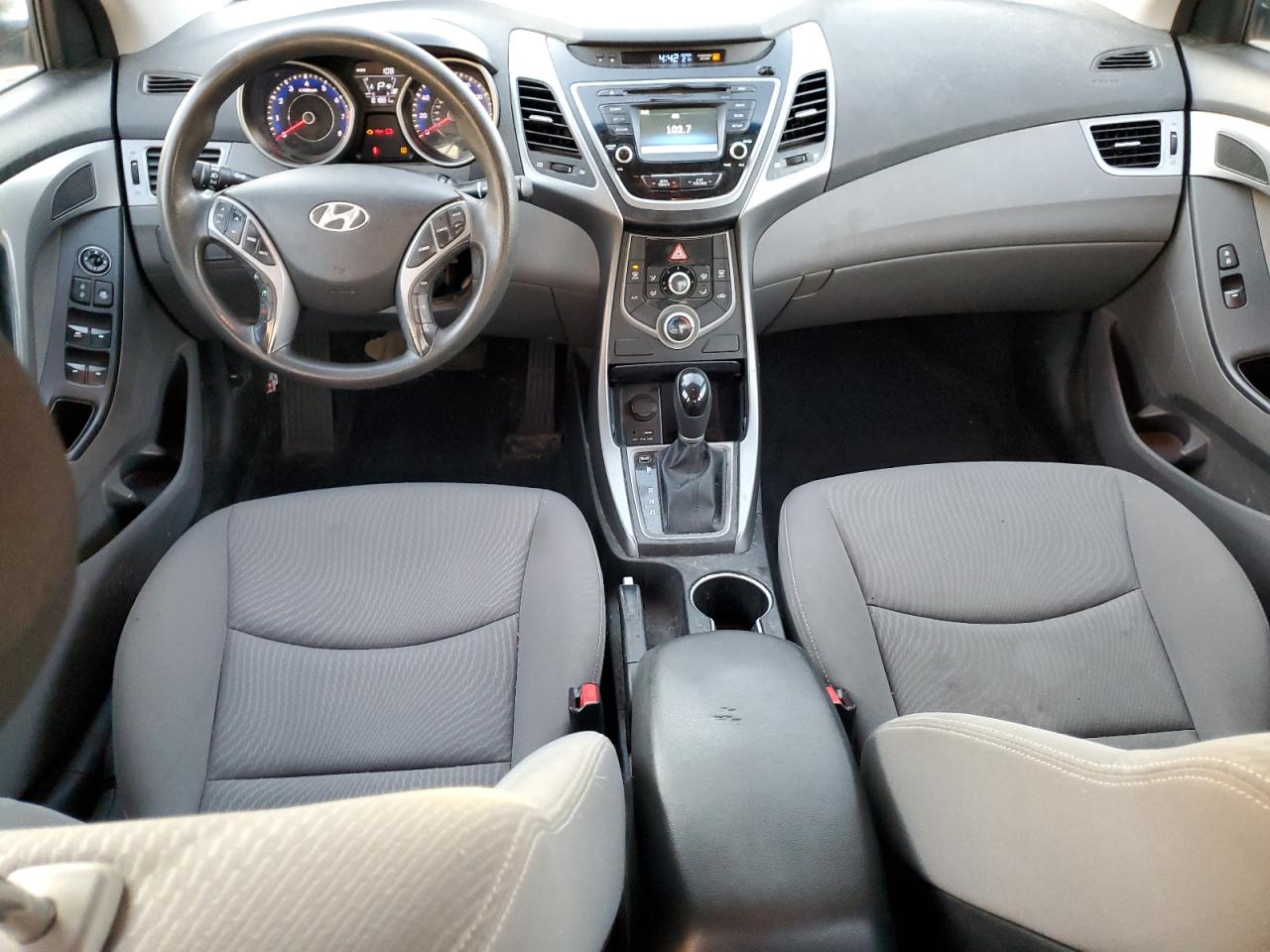 2016 Hyundai Elantra - Image 8