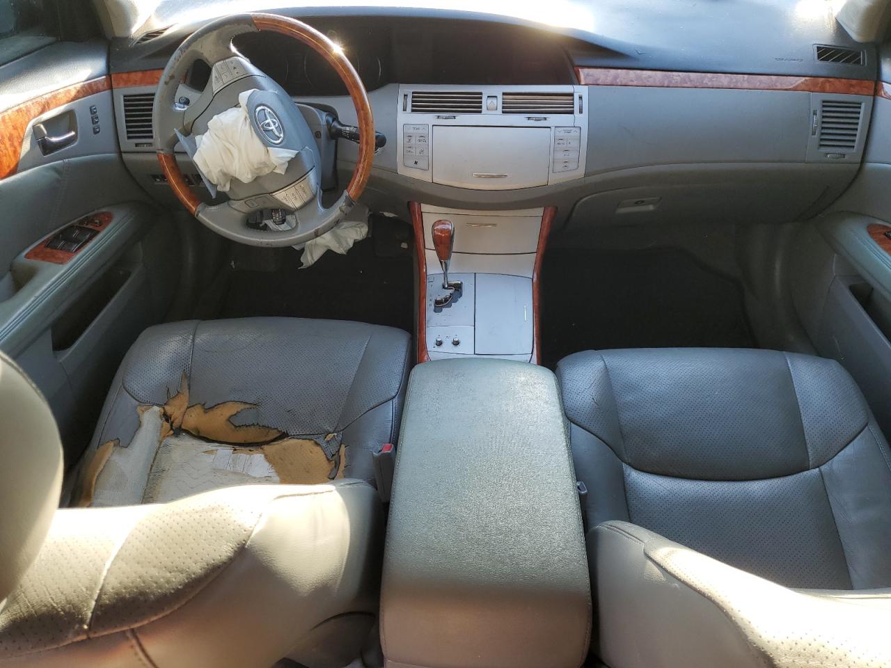 2006 Toyota Avalon - Image 8