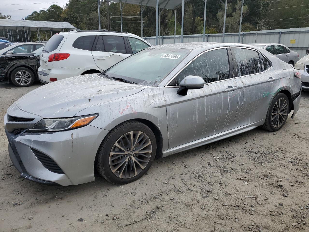 VIN 4T1B11HK1JU562349 2018 TOYOTA CAMRY no.1