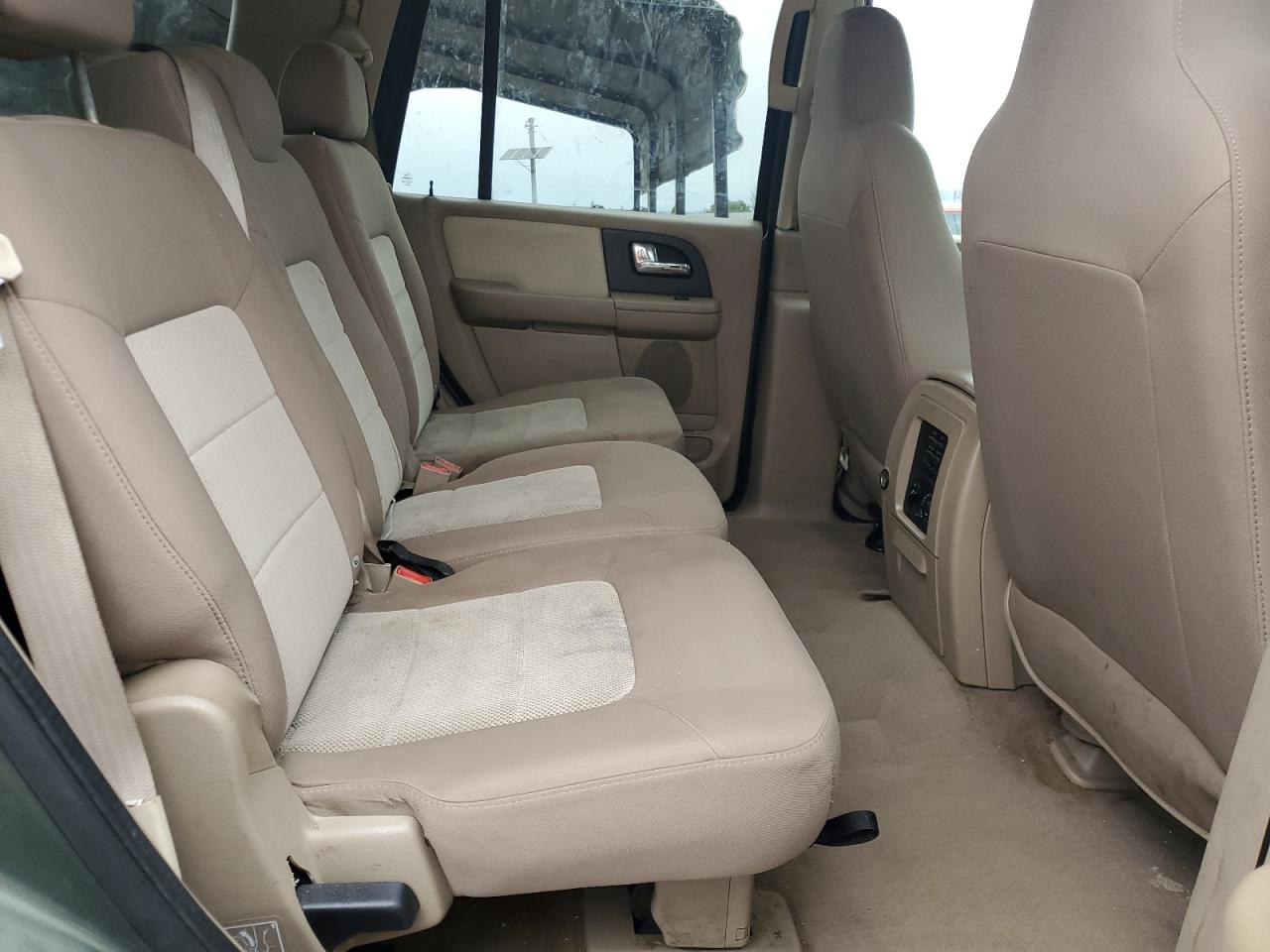 2005 Ford Expedition - Image 11