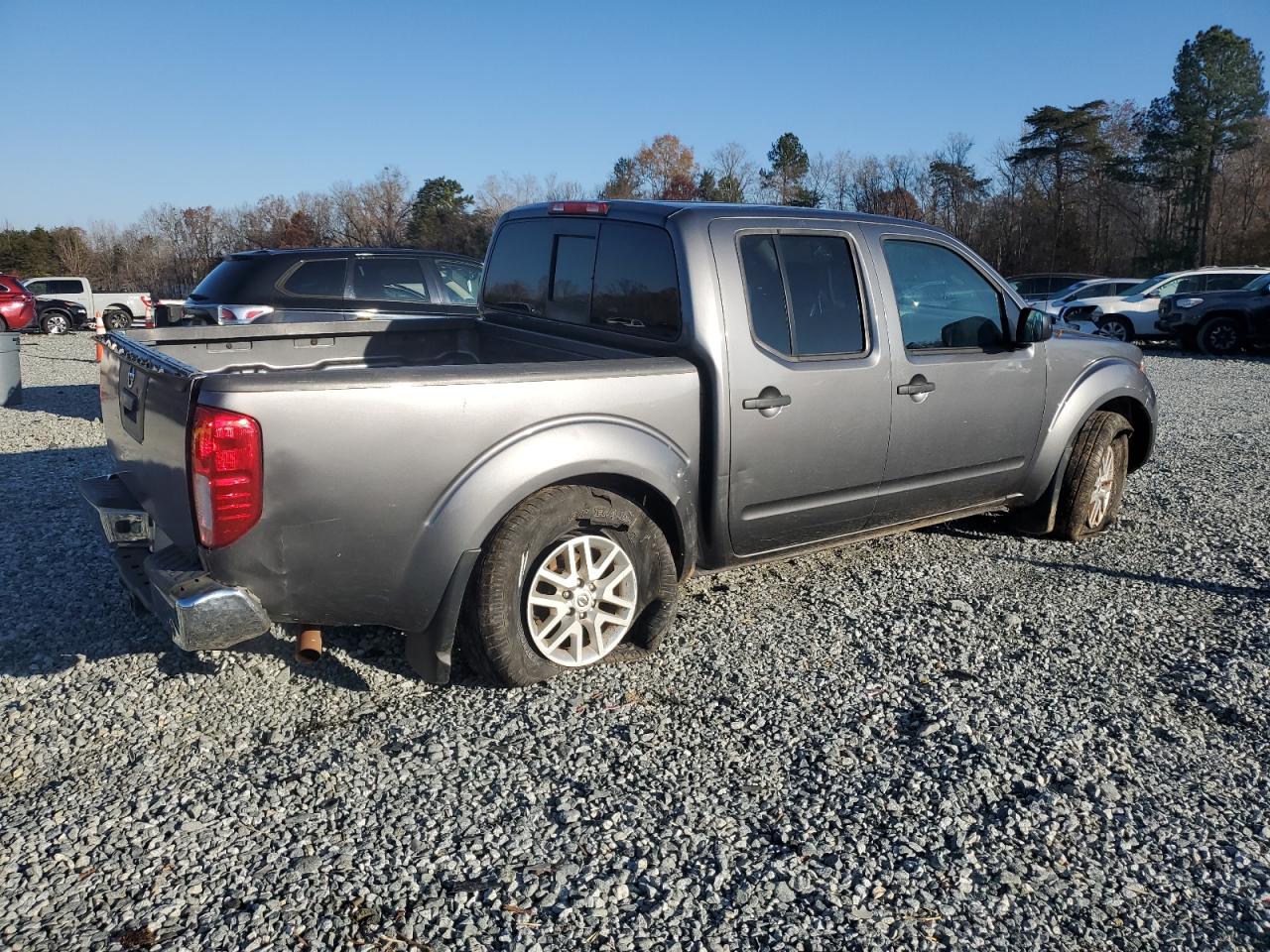 VIN 1N6AD0EV6KN780683 2019 NISSAN FRONTIER no.3