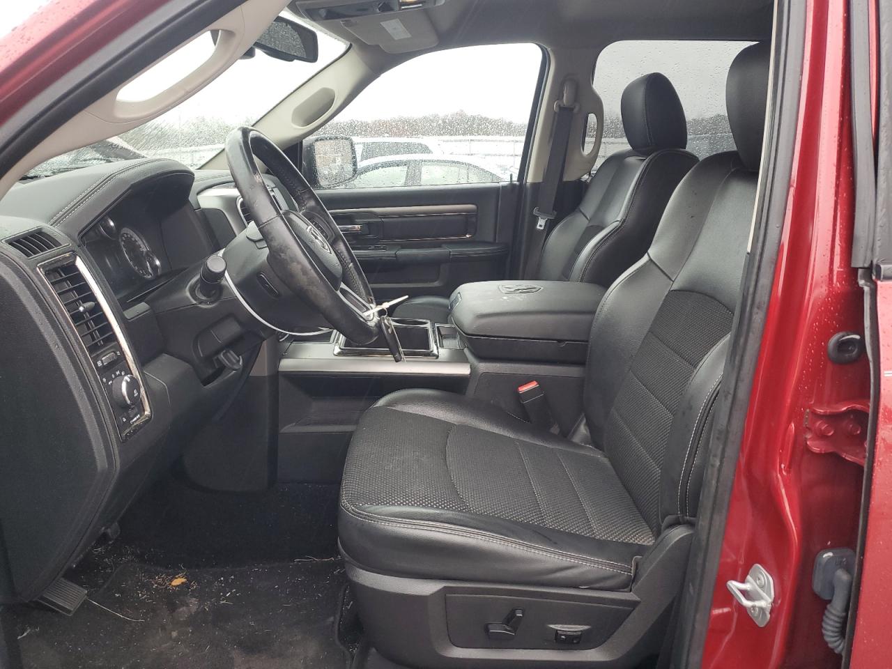 2015 RAM 1500 - Image 7