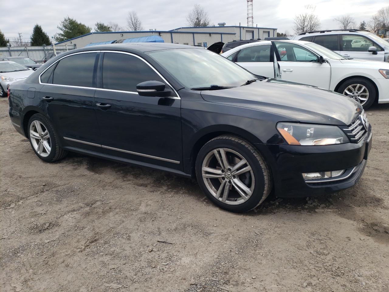 VIN 1VWCN7A3XDC121944 2013 VOLKSWAGEN PASSAT no.4